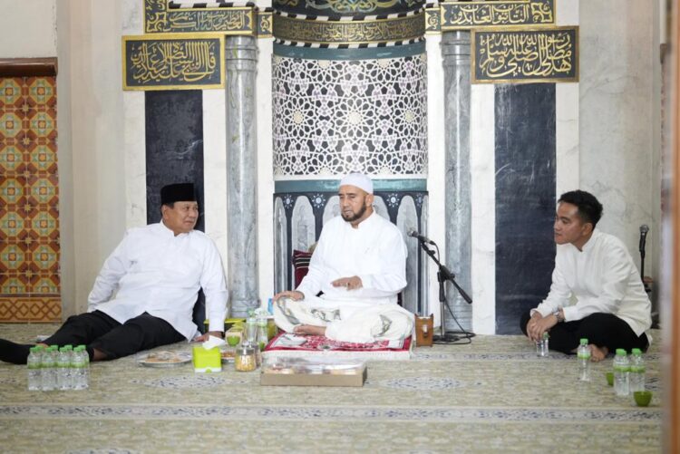 Silaturahmi Lebaran, Habib Syech Berpesan ke Prabowo untuk Terus Jaga Persatuan dan Kesatuan Bangsa