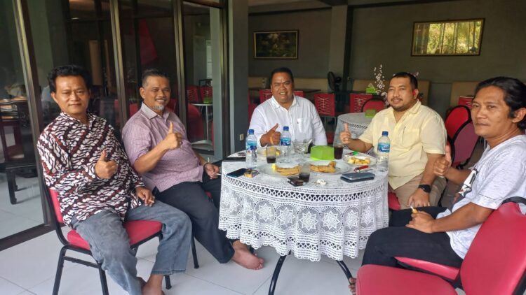 Kunjungi JBS, Pengurus Pusat Lingga Silaturahmi Dengan Ketum SMSI Pusat